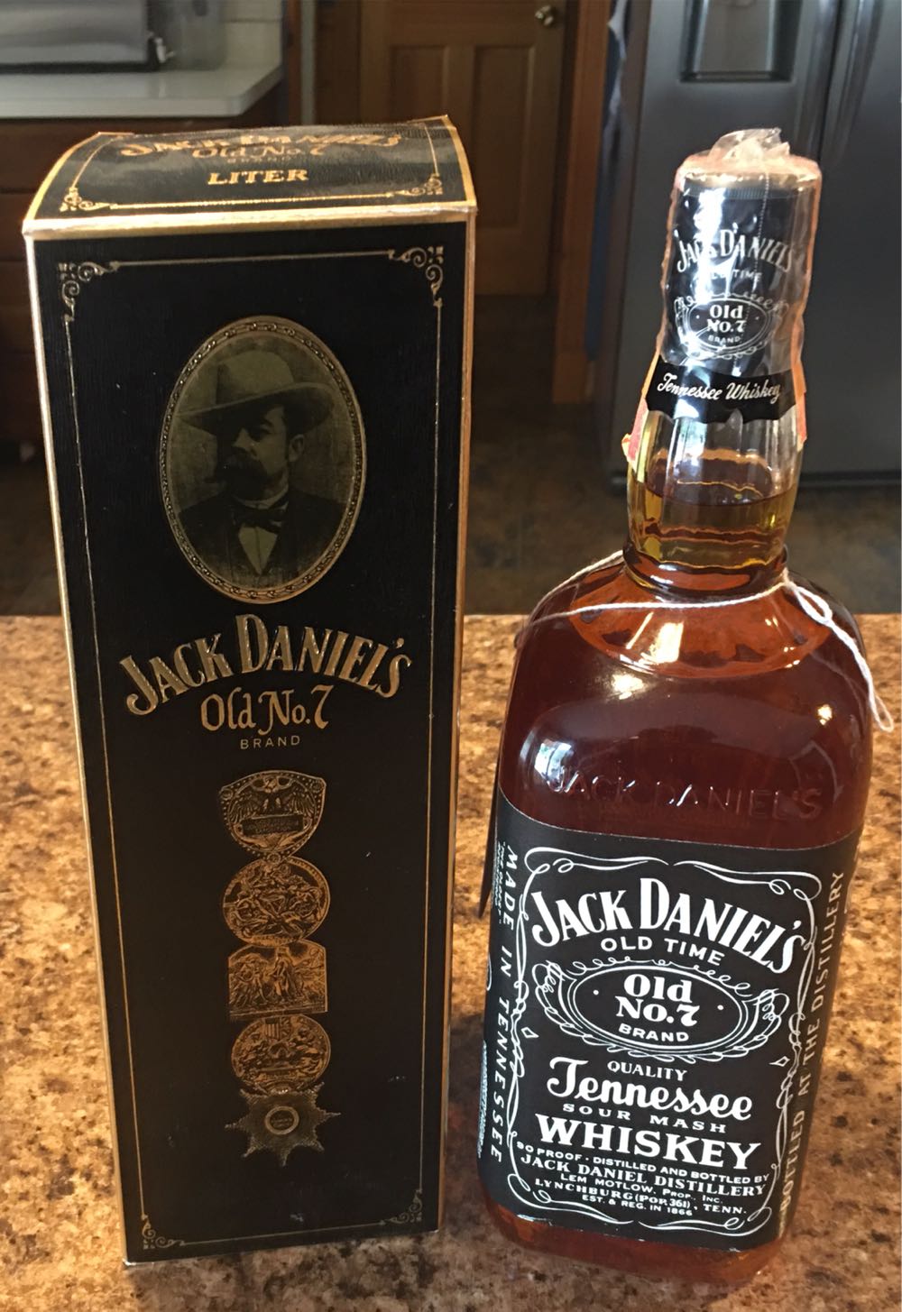 DECANTER : Tribute To Tennessee