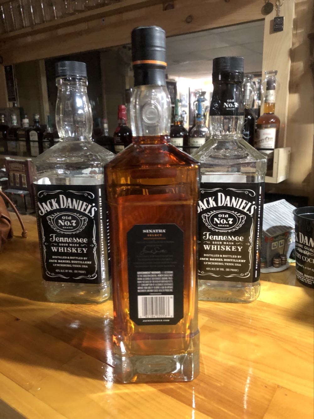 DISPLAY : Sinatra Select Sample  (1 L) alcohol collectible - Main Image 2