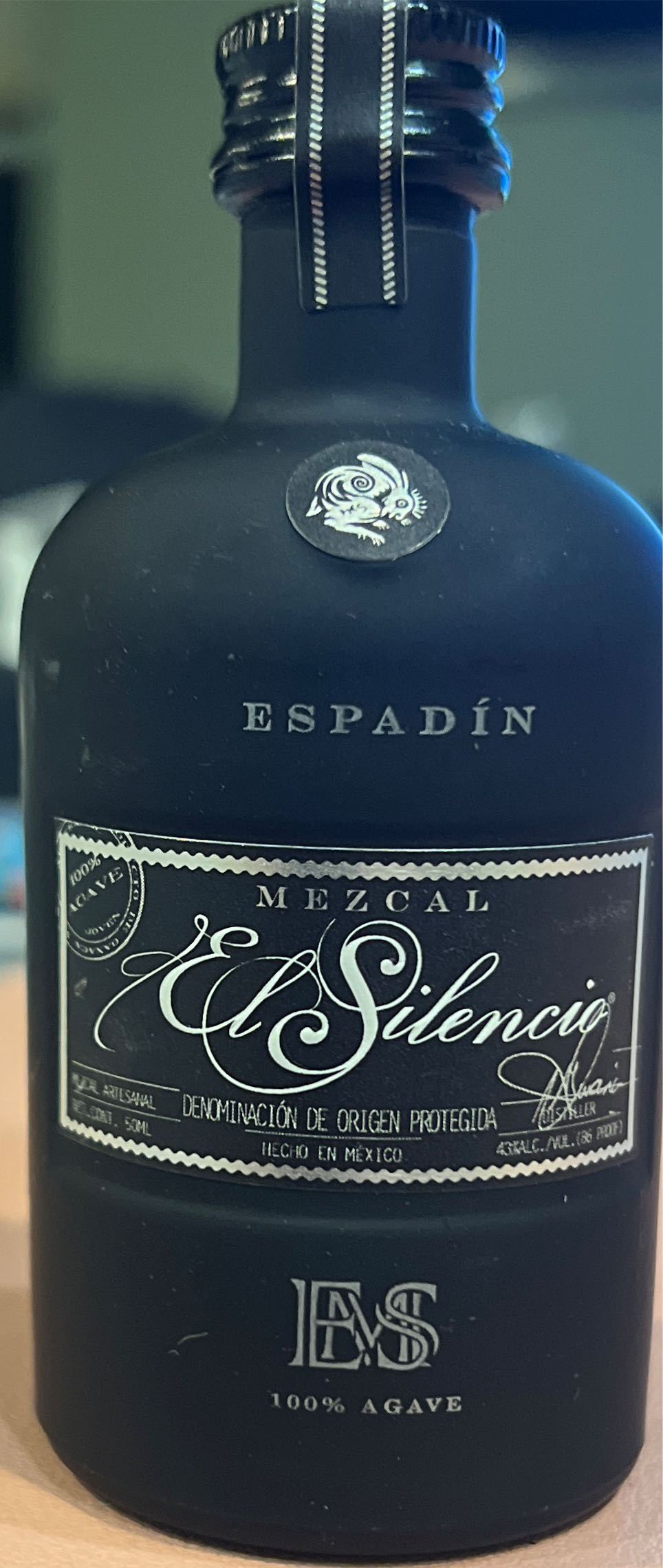 El Silencio Mezcal Espadin  (750 mL) alcohol collectible [Barcode 863415000047] - Main Image 2
