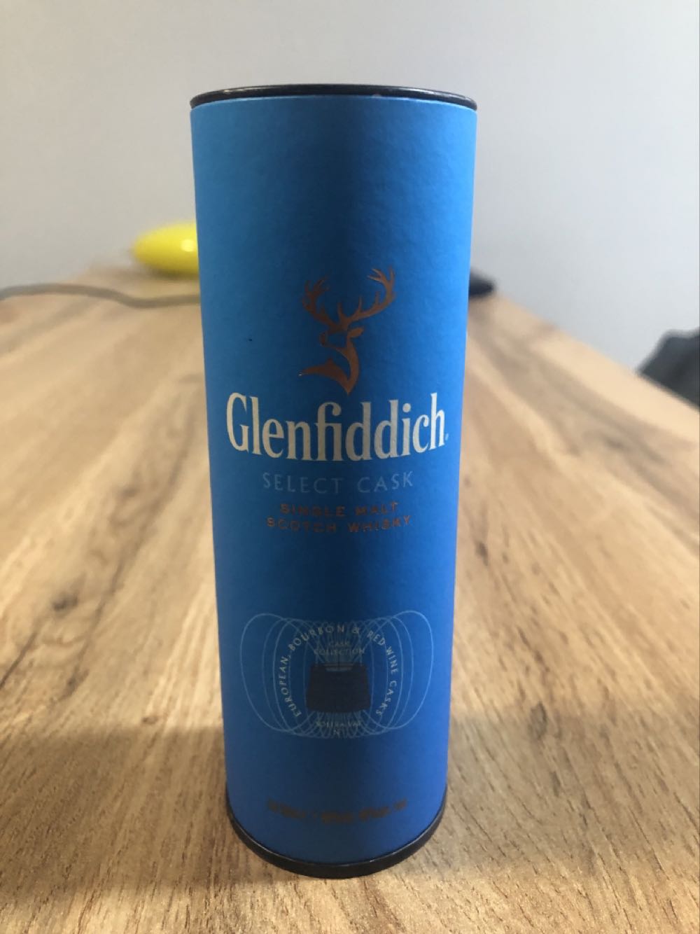 Glenfiddich Select Cask - The Glenfiddich Distillery (50 mL) alcohol collectible [Barcode 5010327329307] - Main Image 2