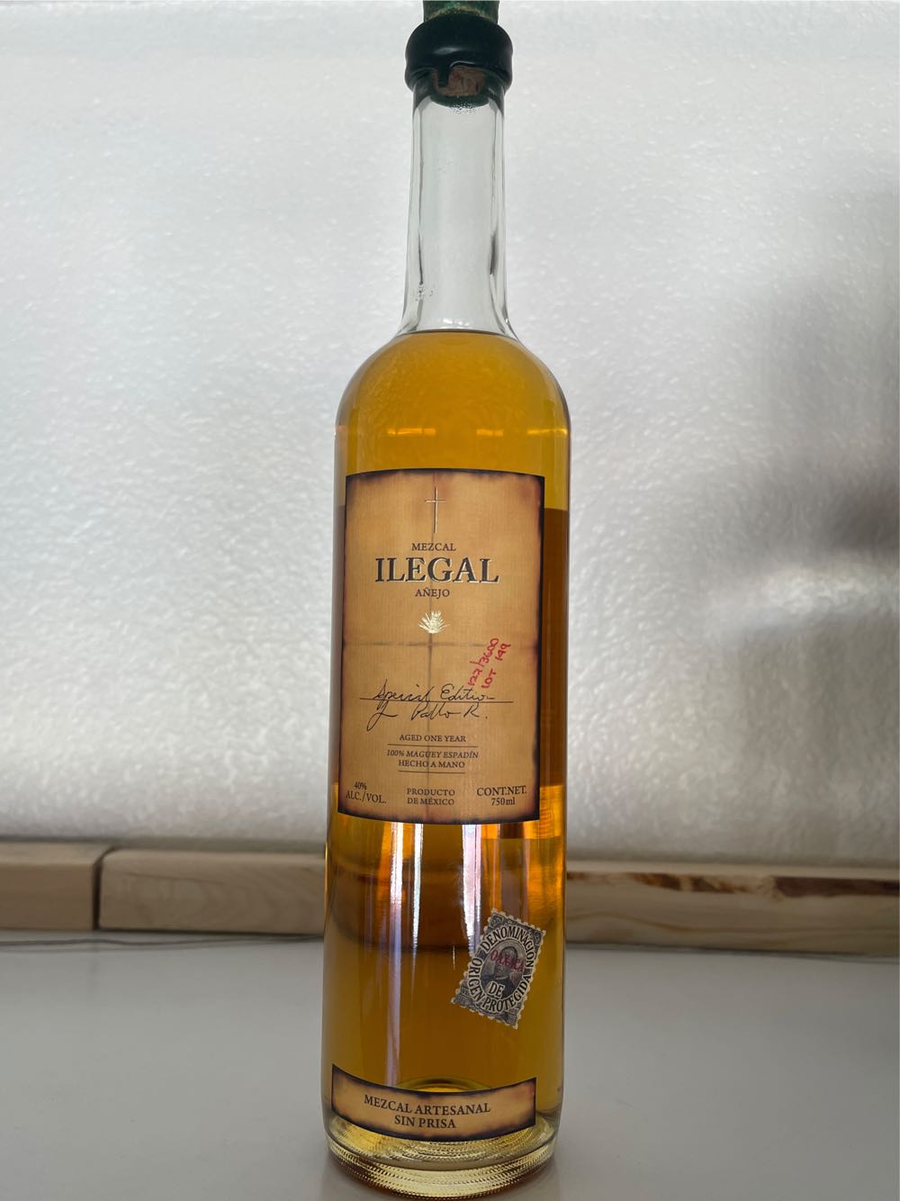Ilegal Mezcal Anejo  alcohol collectible [Barcode 089744757340] - Main Image 2