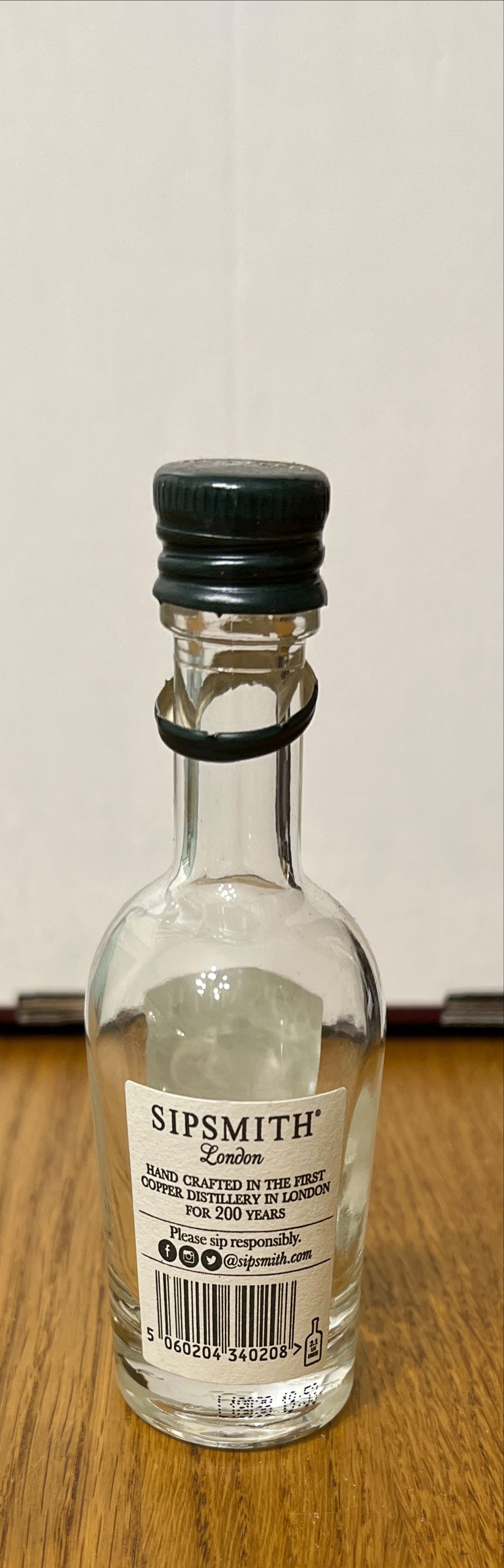 Sipsmith London Dry Gin  (50 mL) alcohol collectible [Barcode 5060204340208] - Main Image 4