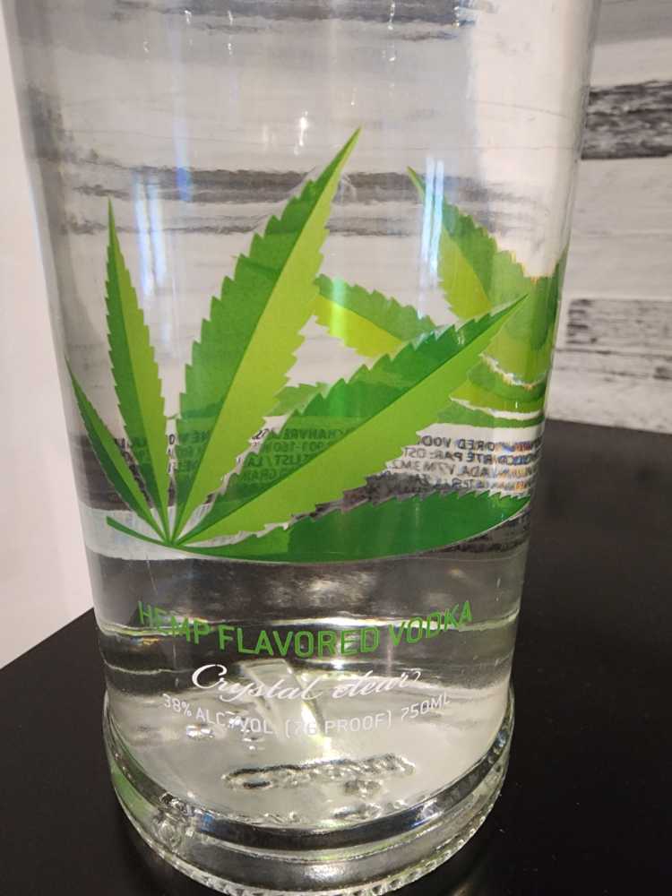 OZONE - AB STUMBRAS (750 mL) alcohol collectible [Barcode 879371000700] - Main Image 2