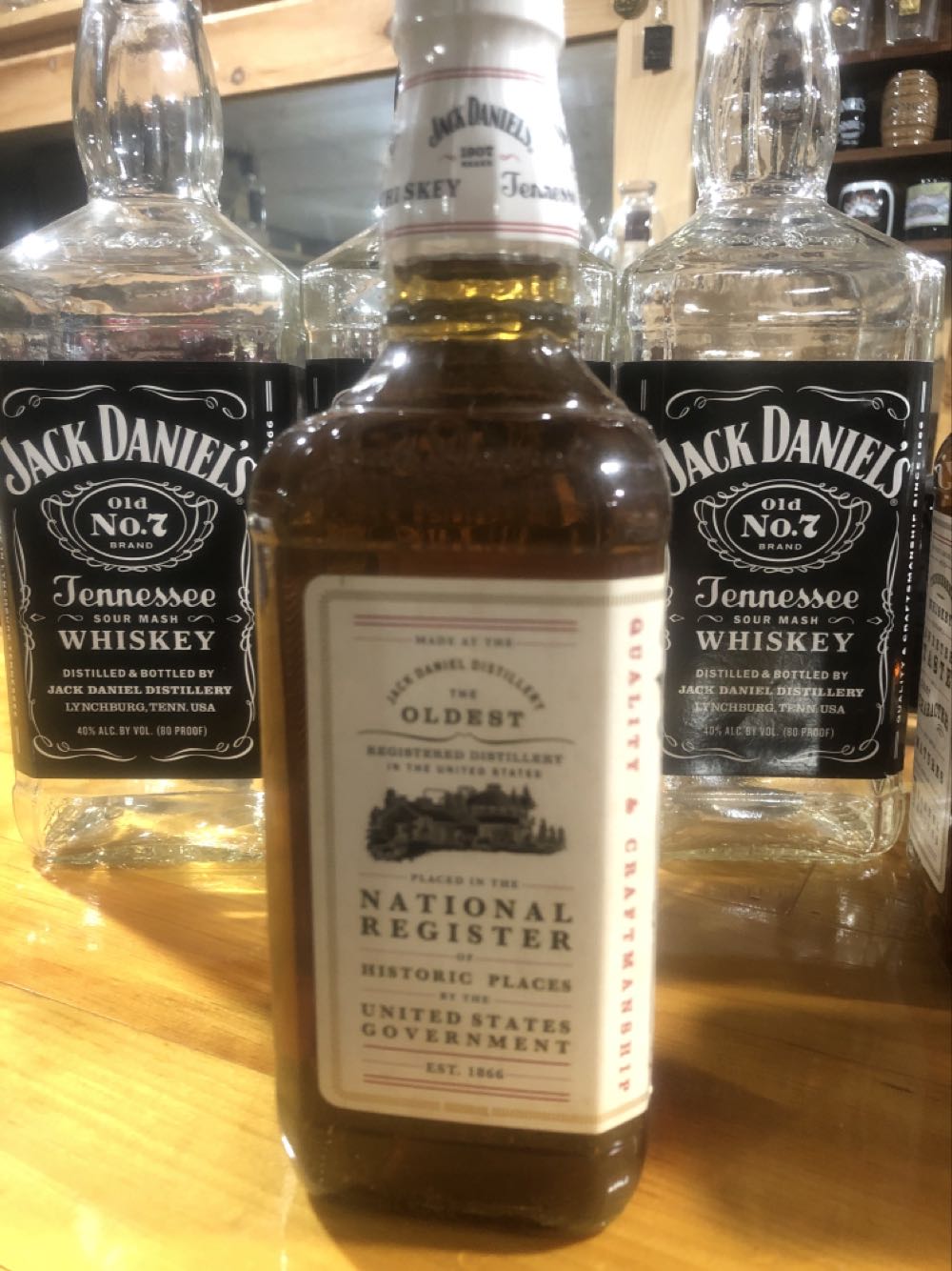 LIQUOR : 1907 White Label 1st Gen  (700 mL) alcohol collectible - Main Image 2