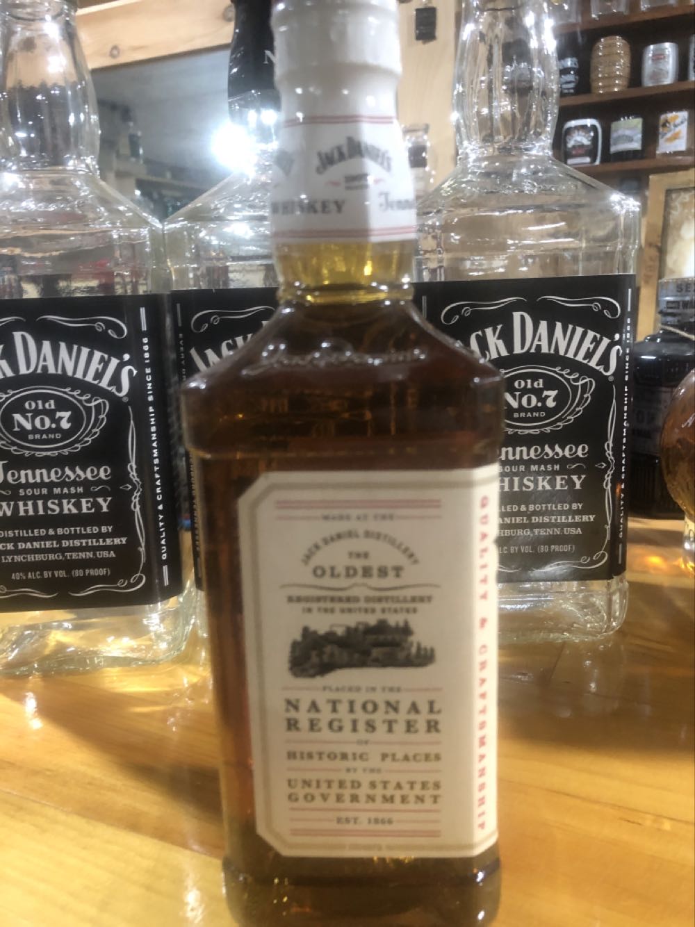 LIQUOR : 1907 White Label 3rd Gen  (700 mL) alcohol collectible - Main Image 2