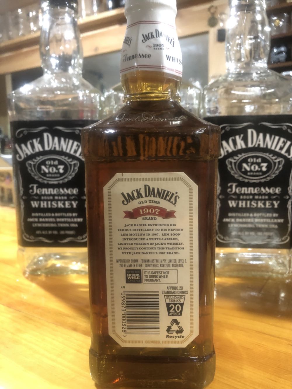 LIQUOR : 1907 White Label 3rd Gen  (700 mL) alcohol collectible - Main Image 4