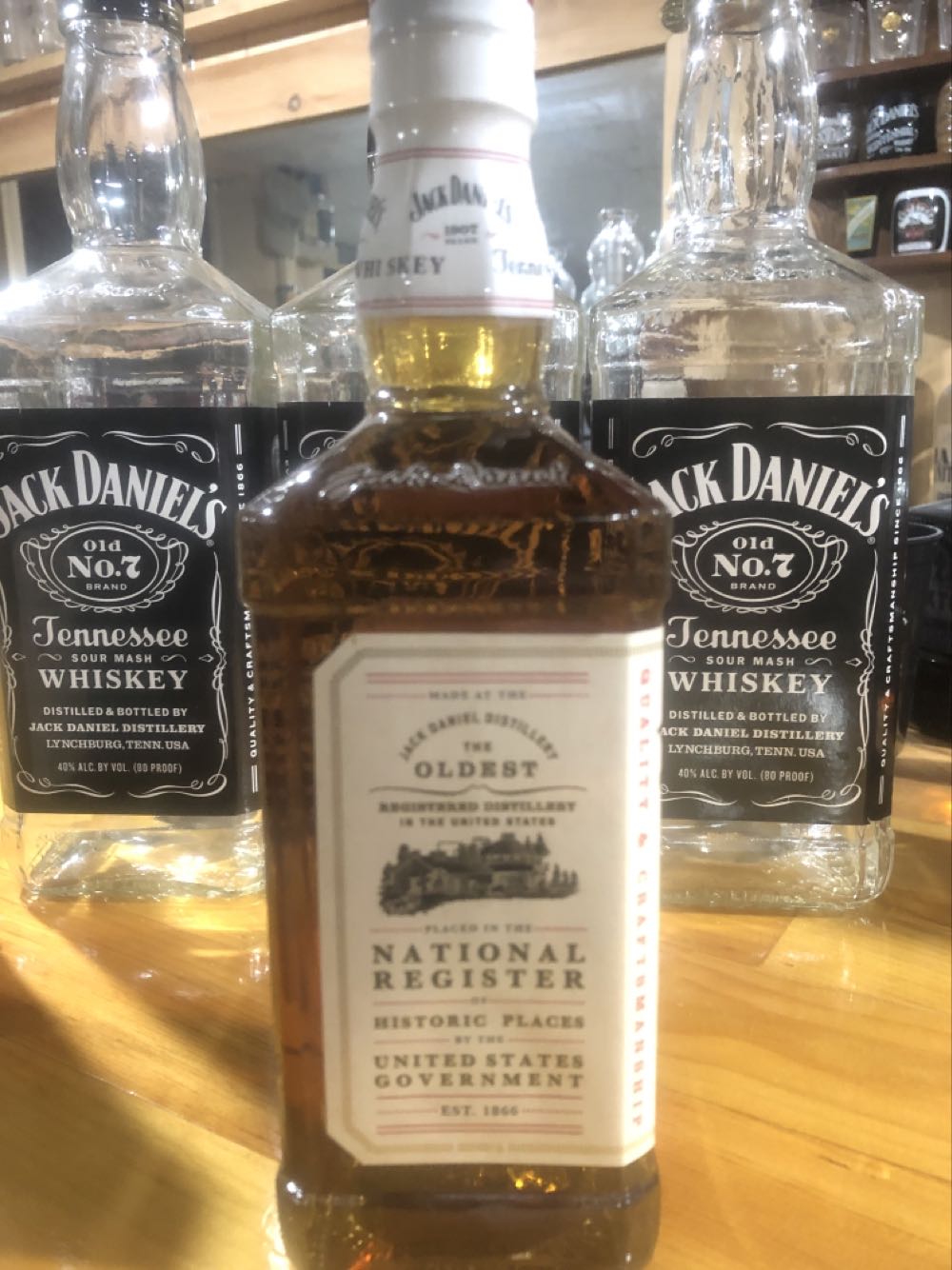 LIQUOR : 1907 White Label 4th Gen  (700 mL) alcohol collectible - Main Image 2