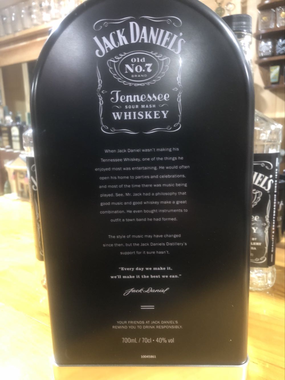 LIQUOR : Black Label JukeBox  (700 mL) alcohol collectible - Main Image 2