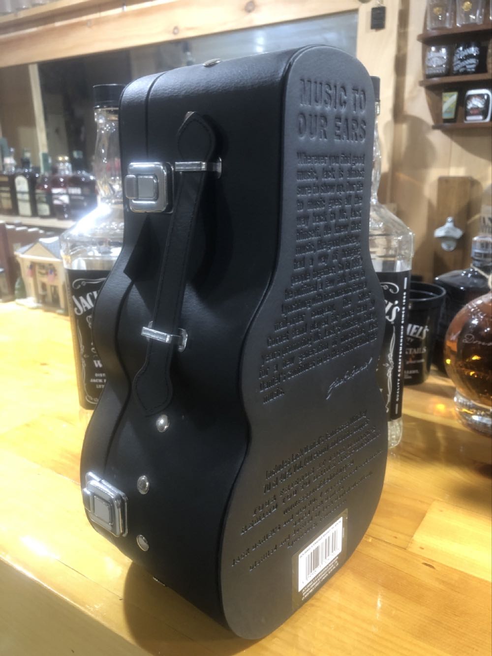 LIQUOR : Black Label Guitar Case  (700 mL) alcohol collectible - Main Image 2