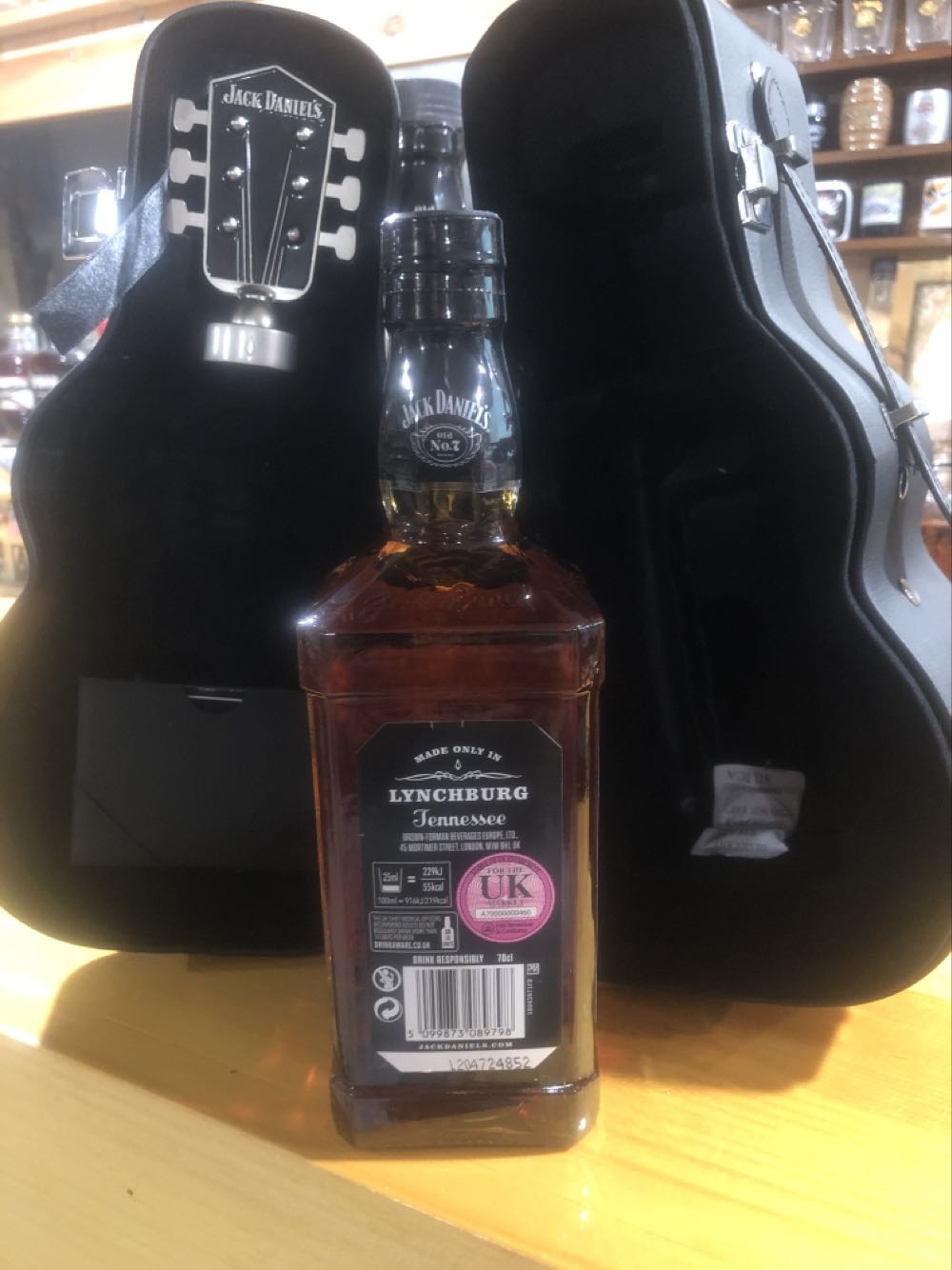 LIQUOR : Black Label Guitar Case  (700 mL) alcohol collectible - Main Image 4