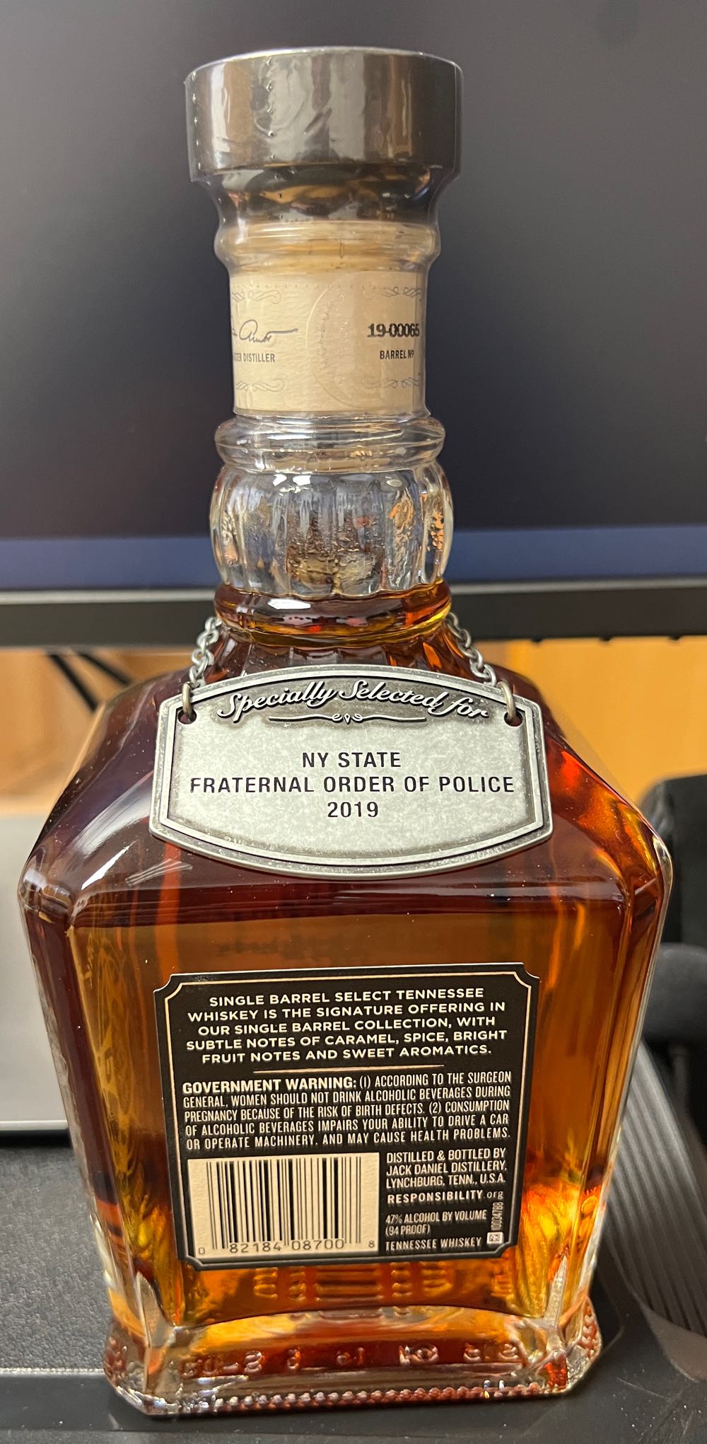 NY State Fraternal Order Police 2019 - Jack Daniel’s Distillery, Lynchburg, TN (750 mL) alcohol collectible [Barcode 082184087008] - Main Image 4