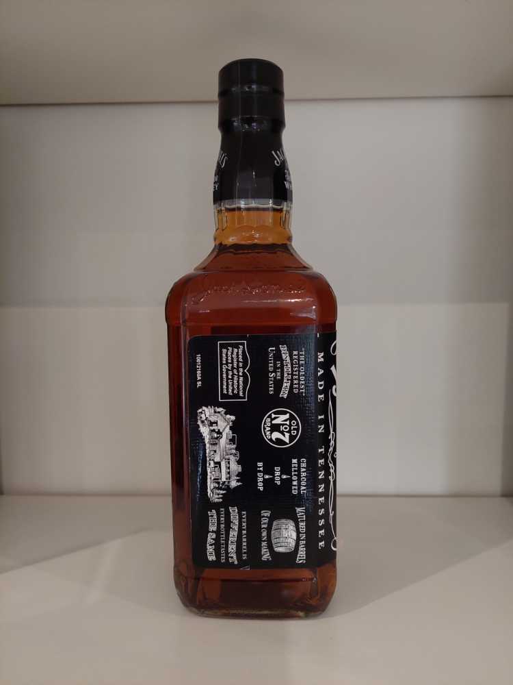 Jahresdose 2011  (700 mL) alcohol collectible - Main Image 4