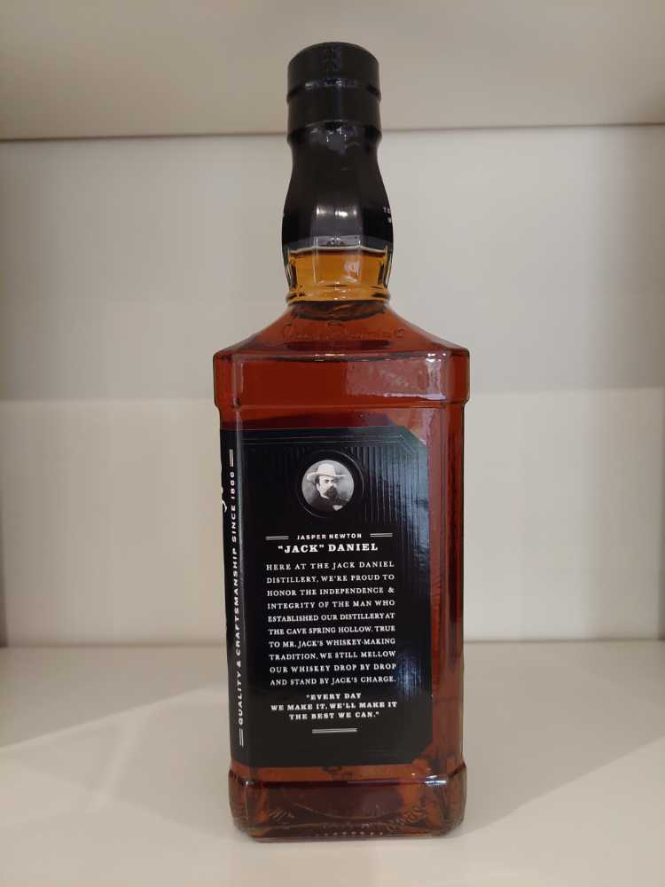 Jahresdose 2012  (700 mL) alcohol collectible - Main Image 2