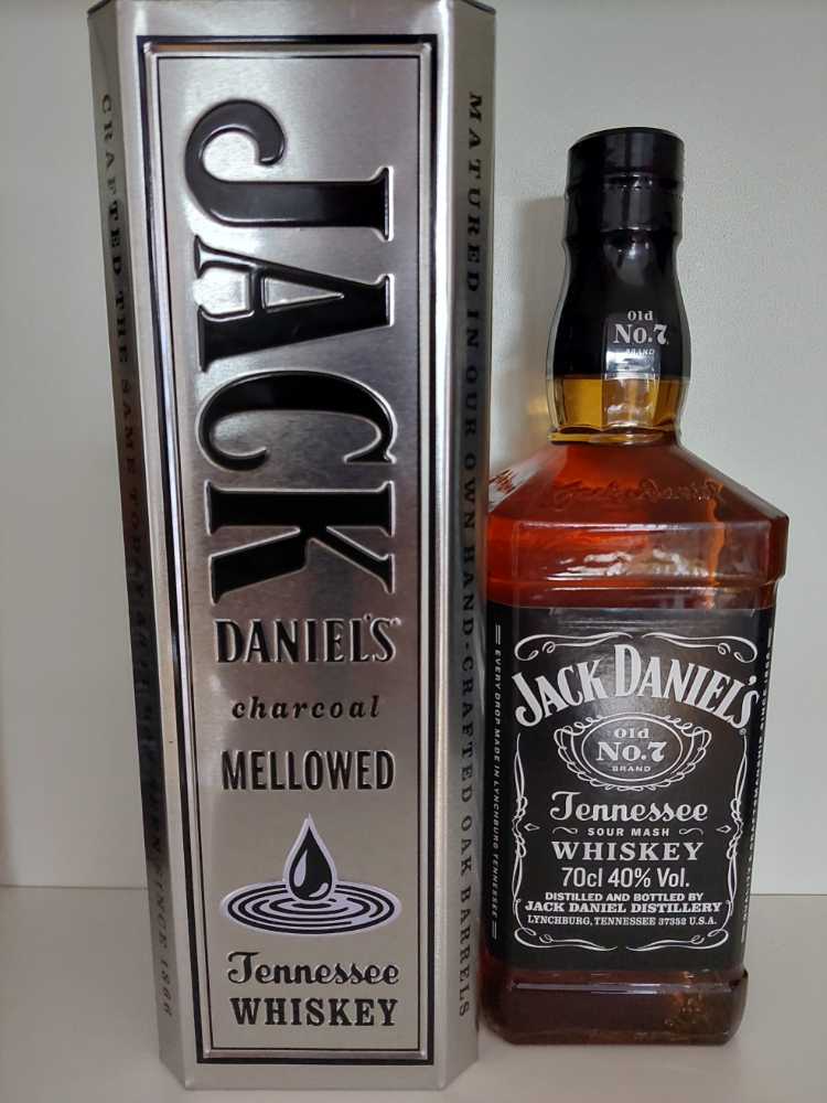 Eric Church - Black Bottle 6/24