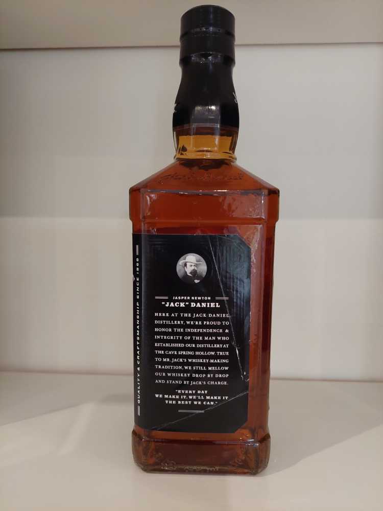 Jahresdose 2015  (700 mL) alcohol collectible - Main Image 2