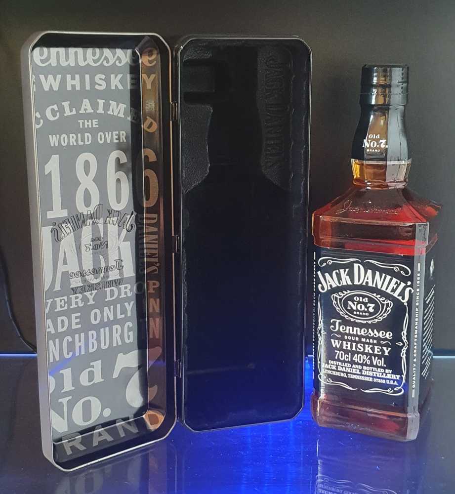 Jahresdose Voll Evo - Jack Daniels Distillery (700 mL) alcohol collectible [Barcode 5099873045947] - Main Image 2