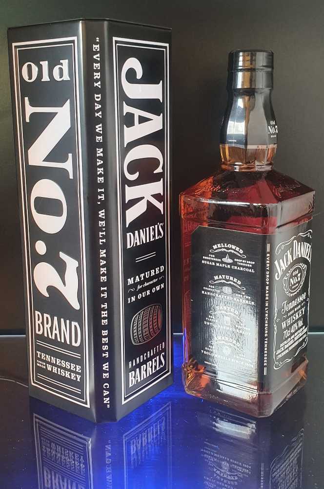 Jahresdose Voll - Jack Daniels Distillery (700 mL) alcohol collectible [Barcode 5099873210895] - Main Image 2