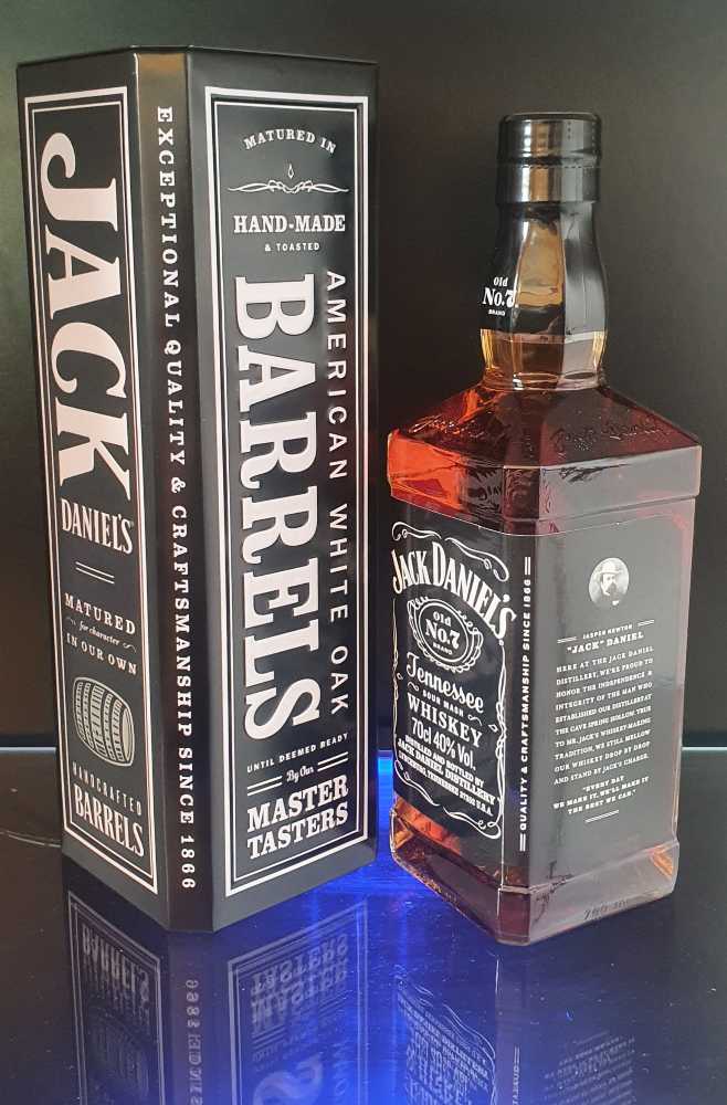 Jahresdose Voll - Jack Daniels Distillery (700 mL) alcohol collectible [Barcode 5099873210895] - Main Image 3