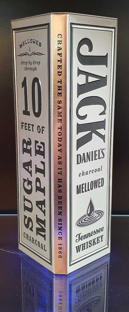 Jahresdose Leer Blacklabel - Jack Daniels Distillery alcohol collectible [Barcode 4092813045947] - Main Image 3