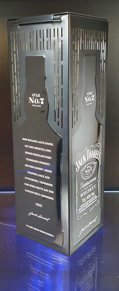 Jahresdose Voll Blacklabel - Jack Daniels Distillery (700 mL) alcohol collectible [Barcode 2099173045947] - Main Image 4