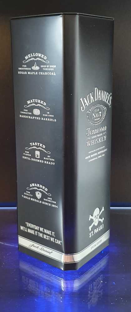 Jahresdose Leer St.Pauli Edition - Jack Daniels Distillery alcohol collectible [Barcode 5099873216392] - Main Image 2