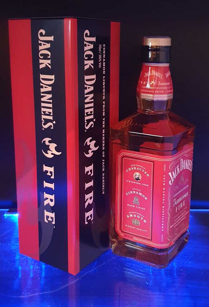 2021 - Jack Daniel’s Tin Set - Fire - Jack Daniels Distillery (700 mL) alcohol collectible [Barcode 5099873010686] - Main Image 2