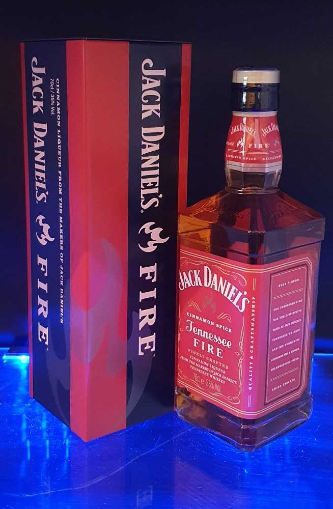 2021 - Jack Daniel’s Tin Set - Fire - Jack Daniels Distillery (700 mL) alcohol collectible [Barcode 5099873010686] - Main Image 3