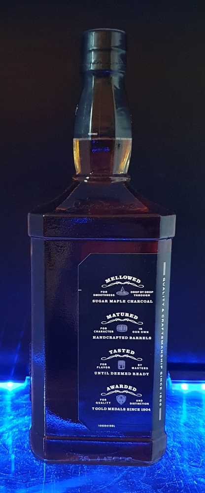 Black Label - Jack Daniels Distillery (1.14 L) alcohol collectible [Barcode 082184080900] - Main Image 3