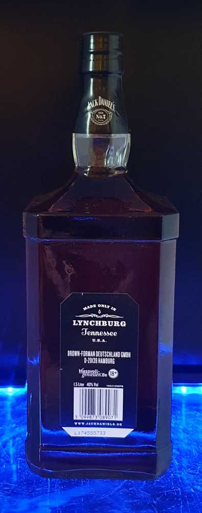 Black Label - 1.5l Inverted Label - Jack Daniels Distillery (1.5 L) alcohol collectible [Barcode 5099873089071] - Main Image 4