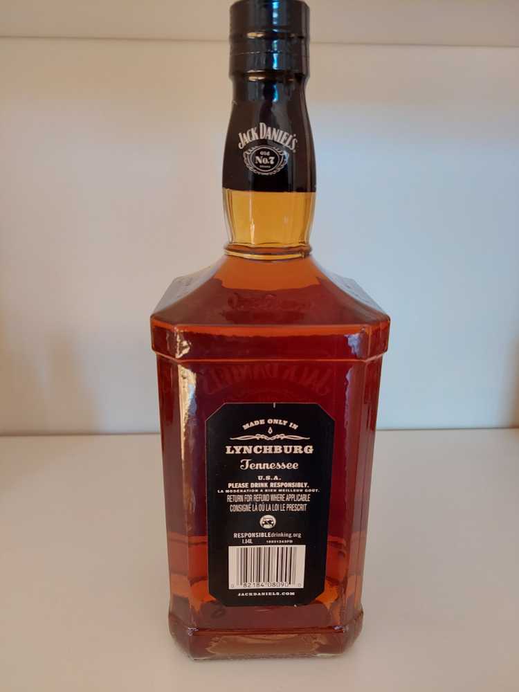 Black Label  (1140 mL) alcohol collectible - Main Image 2