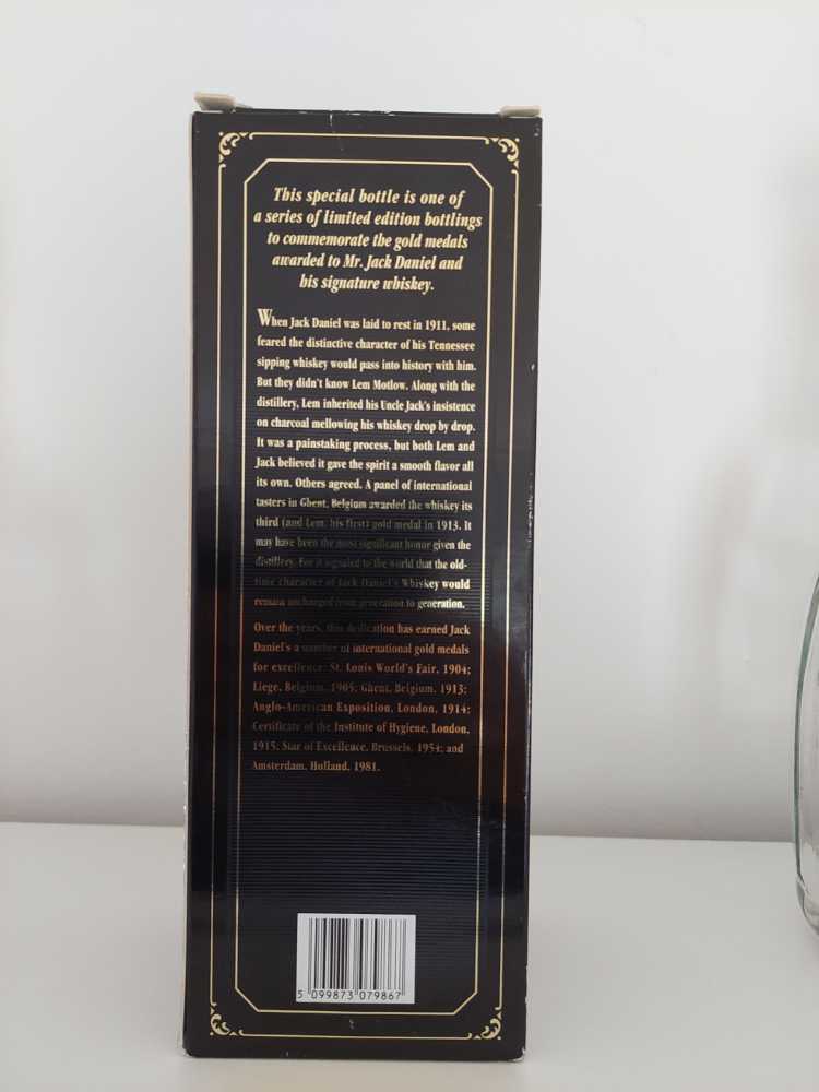 Gold Medal 1913 leere Flasche  alcohol collectible - Main Image 3