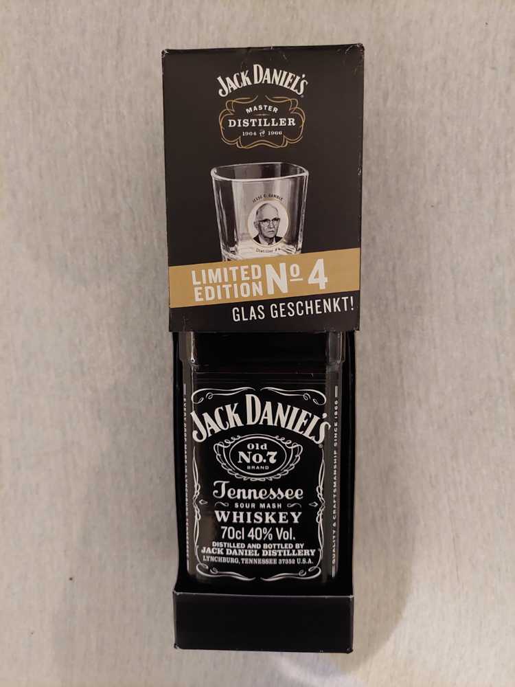 Eric Church - Black Bottle 6/24