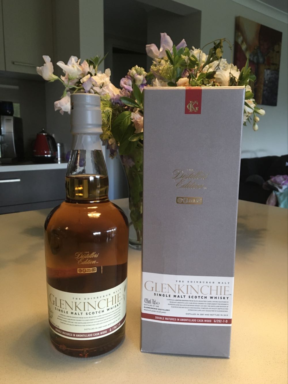 Glenkinchie Distillers Edition 43% - Glenkinchie Distillery (700 mL) alcohol collectible [Barcode 5000281057866] - Main Image 2