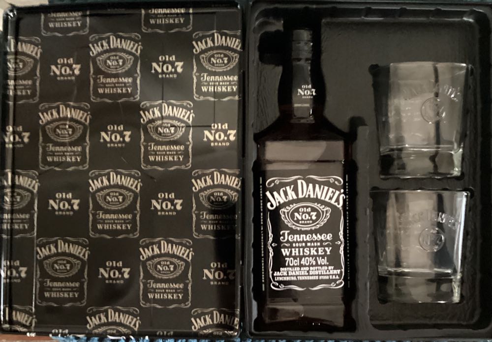 Jack Daniels Gift Tin - Jack Daniels Distillery (700 mL) alcohol collectible [Barcode 082184045855] - Main Image 2
