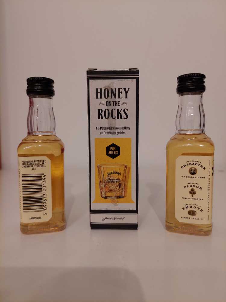 Honey  (50 mL) alcohol collectible - Main Image 2