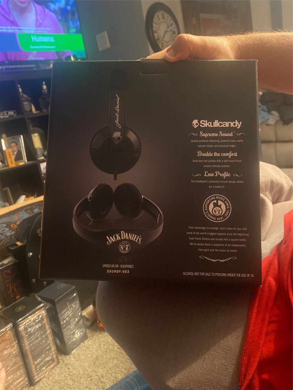 Skull Candy box set - Jack Daniel’s (750 mL) alcohol collectible [Barcode 6009800140804] - Main Image 2