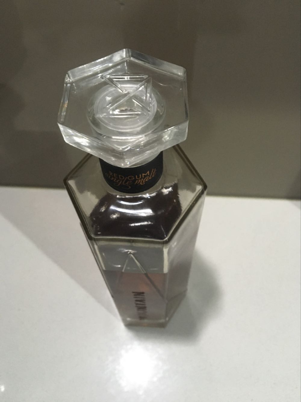 Mountain Red Gum Single Malt Whiskey 700ml  (700 mL) alcohol collectible [Barcode 9358931000028] - Main Image 2