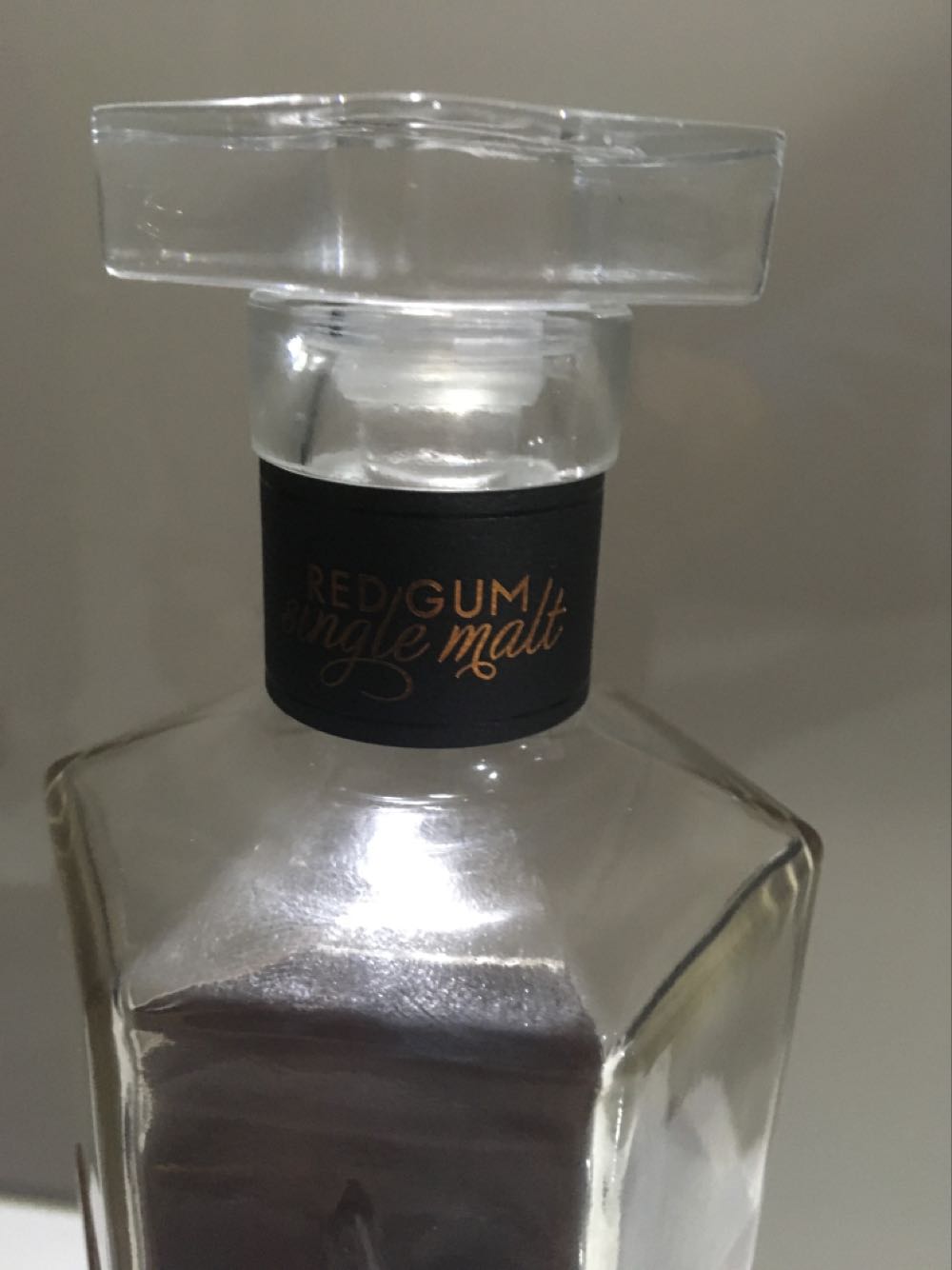 Mountain Red Gum Single Malt Whiskey 700ml  (700 mL) alcohol collectible [Barcode 9358931000028] - Main Image 3