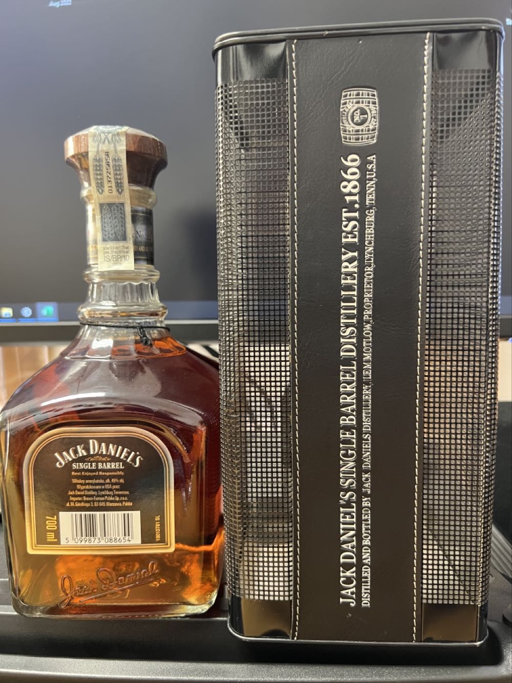 Single Barrel Black Metal Tin 2008 - Jack Daniel’s Distillery, Lynchburg, TN (700 mL) alcohol collectible - Main Image 2