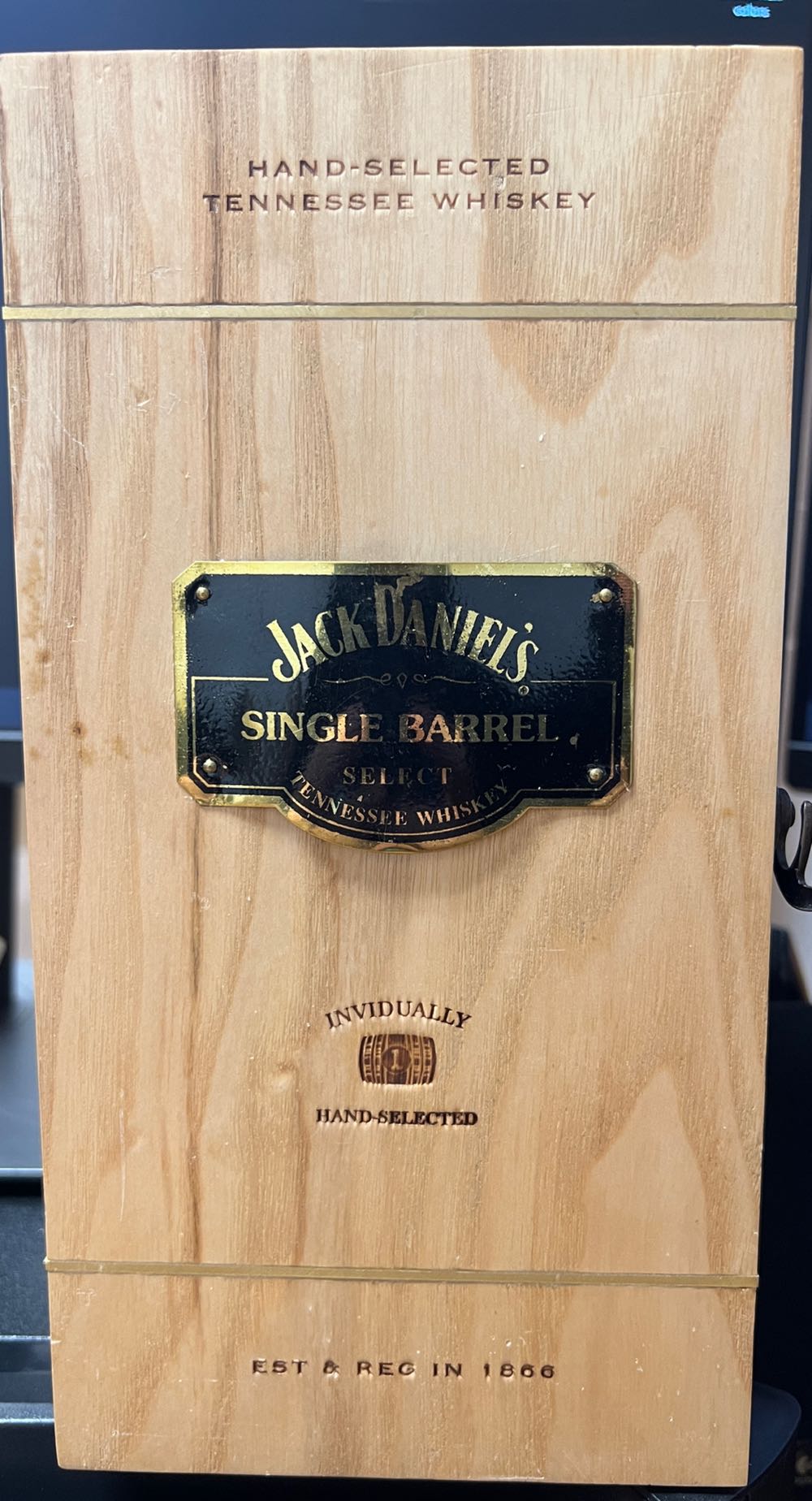 Single Barrel Wooden Box 2014 - Jack Daniel’s Distillery, Lynchburg, TN (700 mL) alcohol collectible - Main Image 2