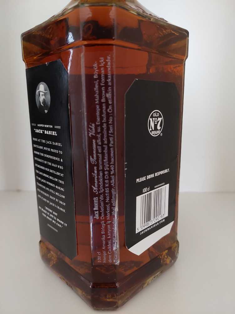 Black Label  (1000 mL) alcohol collectible - Main Image 2