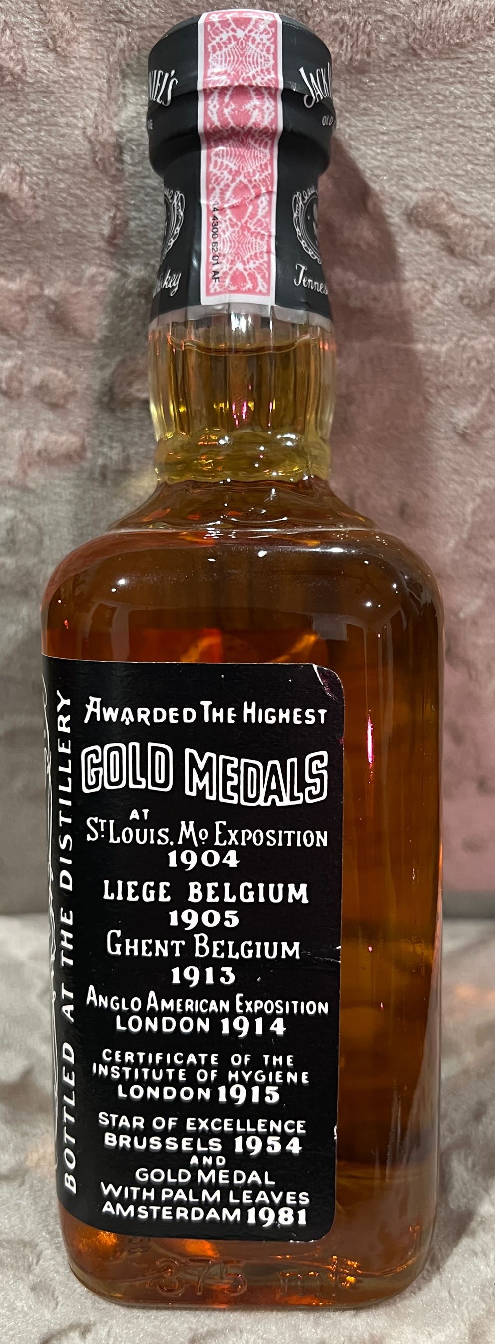 Black Label 1994 - Jack Daniel’s Distillery, Lynchburg, TN (375 mL) alcohol collectible - Main Image 4