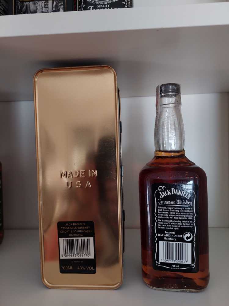 Jahresdose 1997  (700 mL) alcohol collectible - Main Image 3