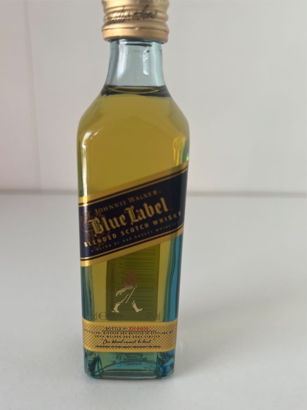 Johnnie Walker Blue Label Whiskey  (50 mL) alcohol collectible [Barcode 5000267171494] - Main Image 2