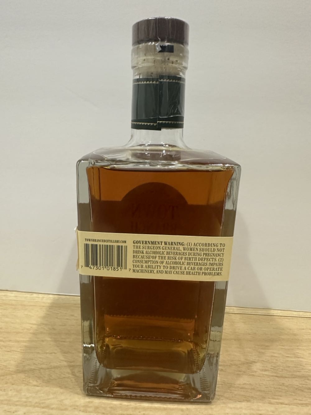 Town Branch Kentucky Straight Bourbon - Town Branch Distillery (750 mL) alcohol collectible [Barcode 747301018517] - Main Image 2