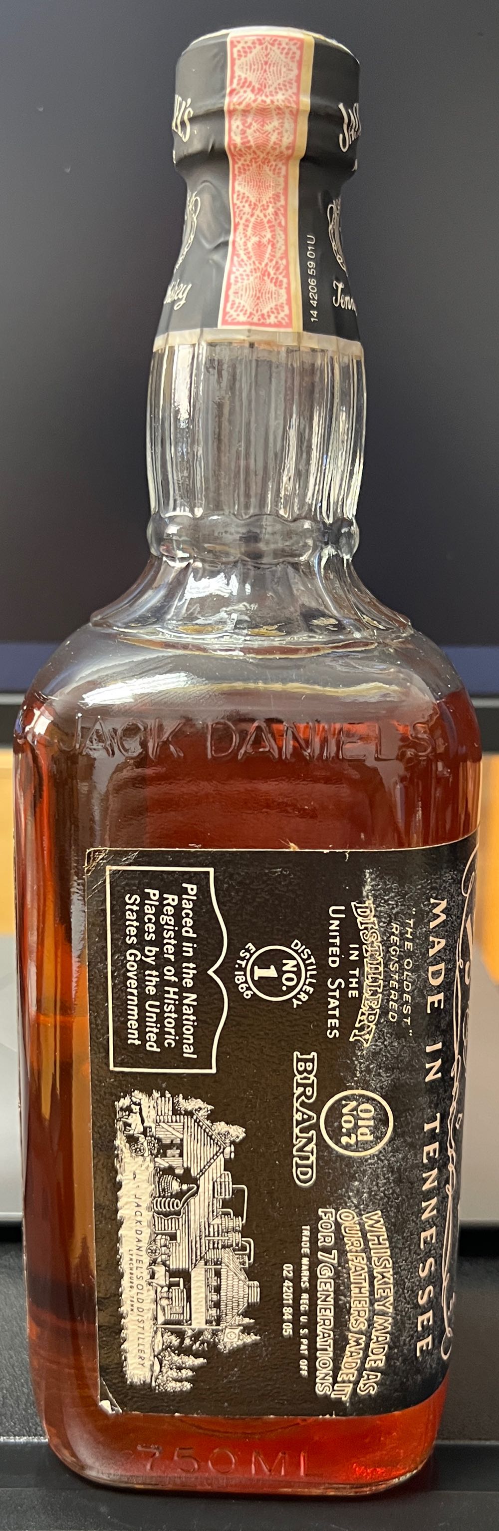 Black Label 1990 Japaness - Jack Daniel’s Distillery, Lynchburg, TN (750 mL) alcohol collectible - Main Image 2