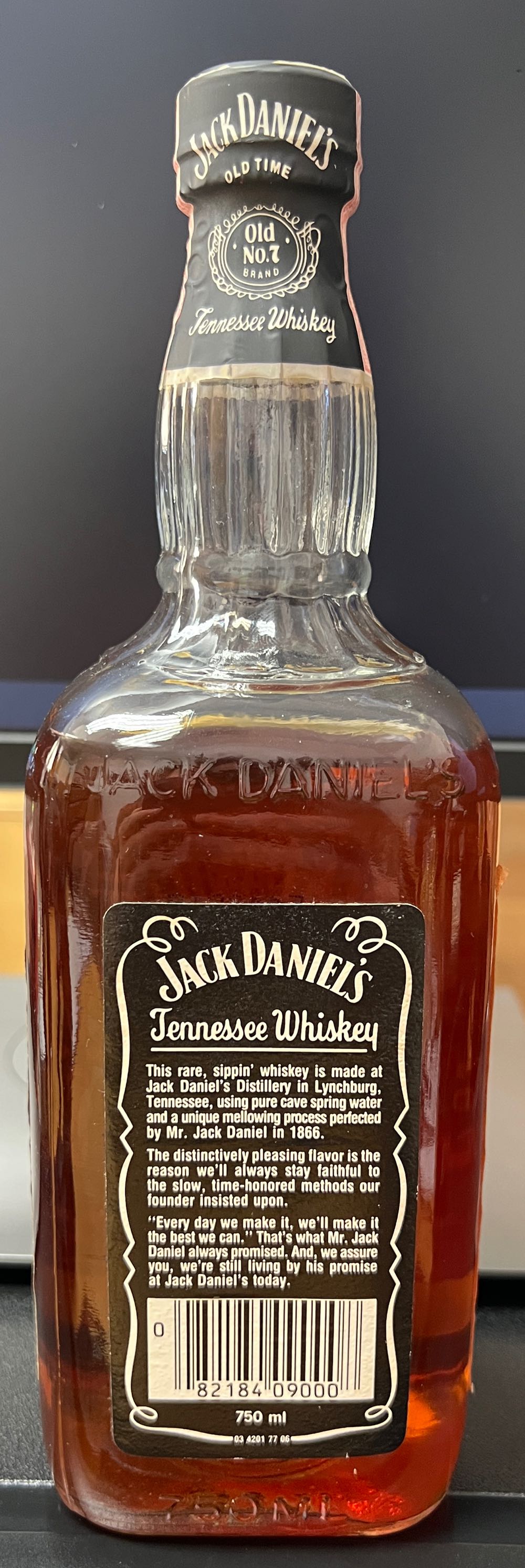 Black Label 1990 Japaness - Jack Daniel’s Distillery, Lynchburg, TN (750 mL) alcohol collectible - Main Image 3