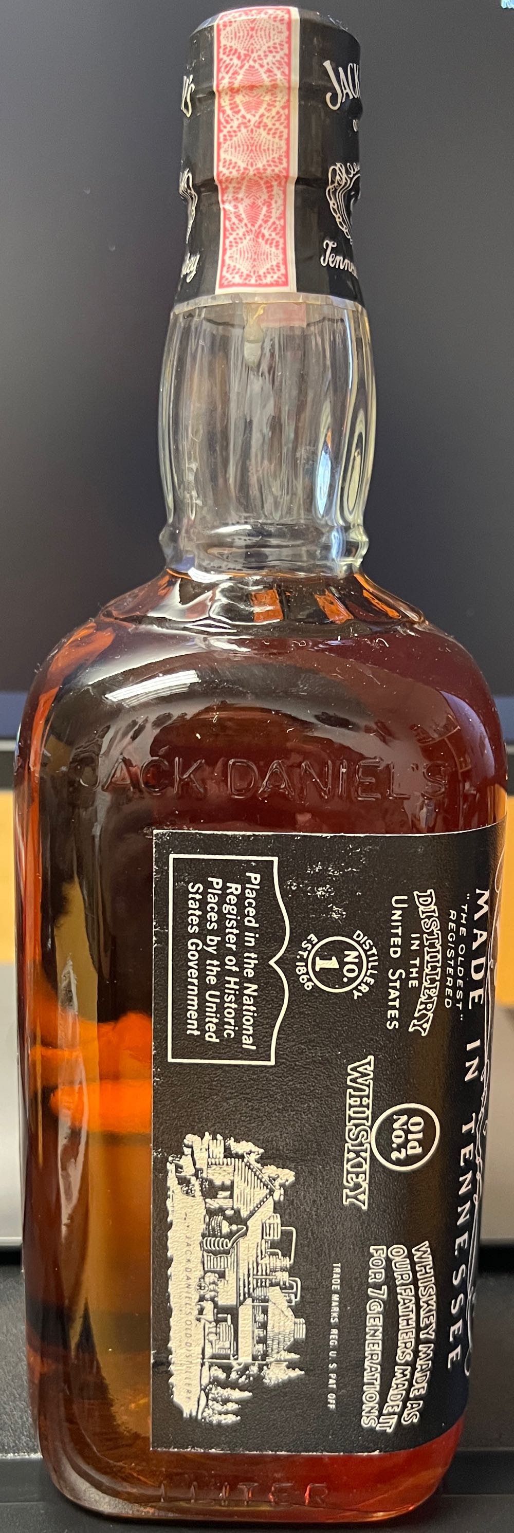 Black Label 1985 1L - Jack Daniel’s Distillery, Lynchburg, TN (1 L) alcohol collectible - Main Image 2