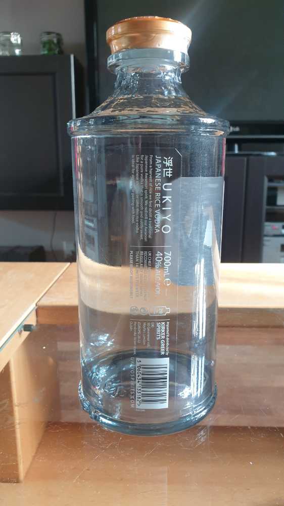 Ukiyo Japanese Rice Vodka 700ml 40% Japan - Ukiyo spirits (700 mL) alcohol collectible [Barcode 5060434133182] - Main Image 2