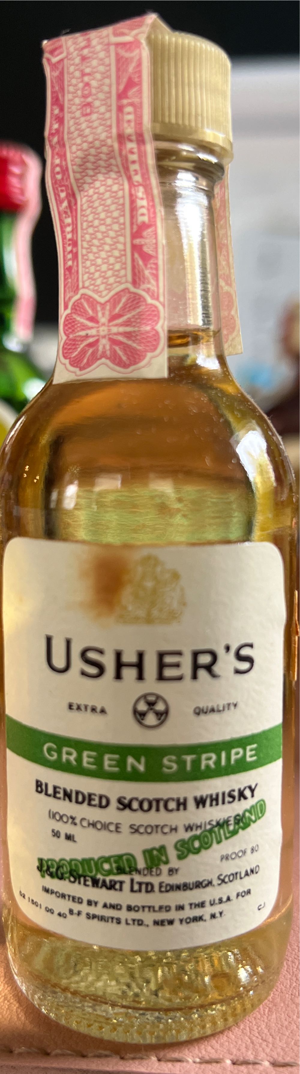 Usher’s De Luxe 12yo Imp DITTA MODENA IMPORT - J. & G. Stewart ltd alcohol collectible - Main Image 2